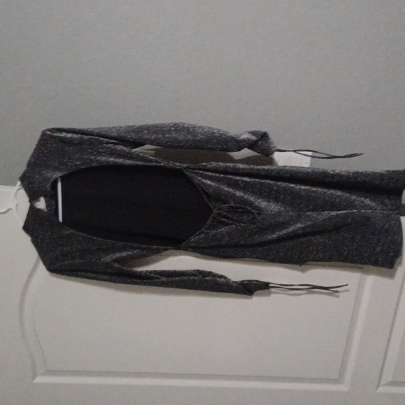 Backless dress - Picture 2 of 3